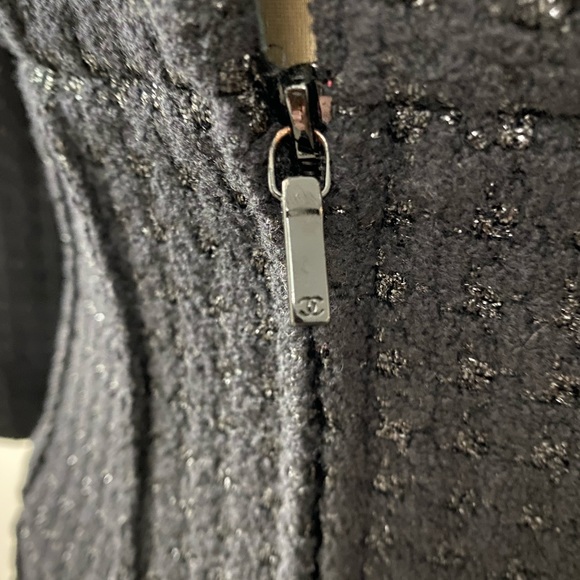 Authentic Chanel tweed jacket - Picture 7 of 12